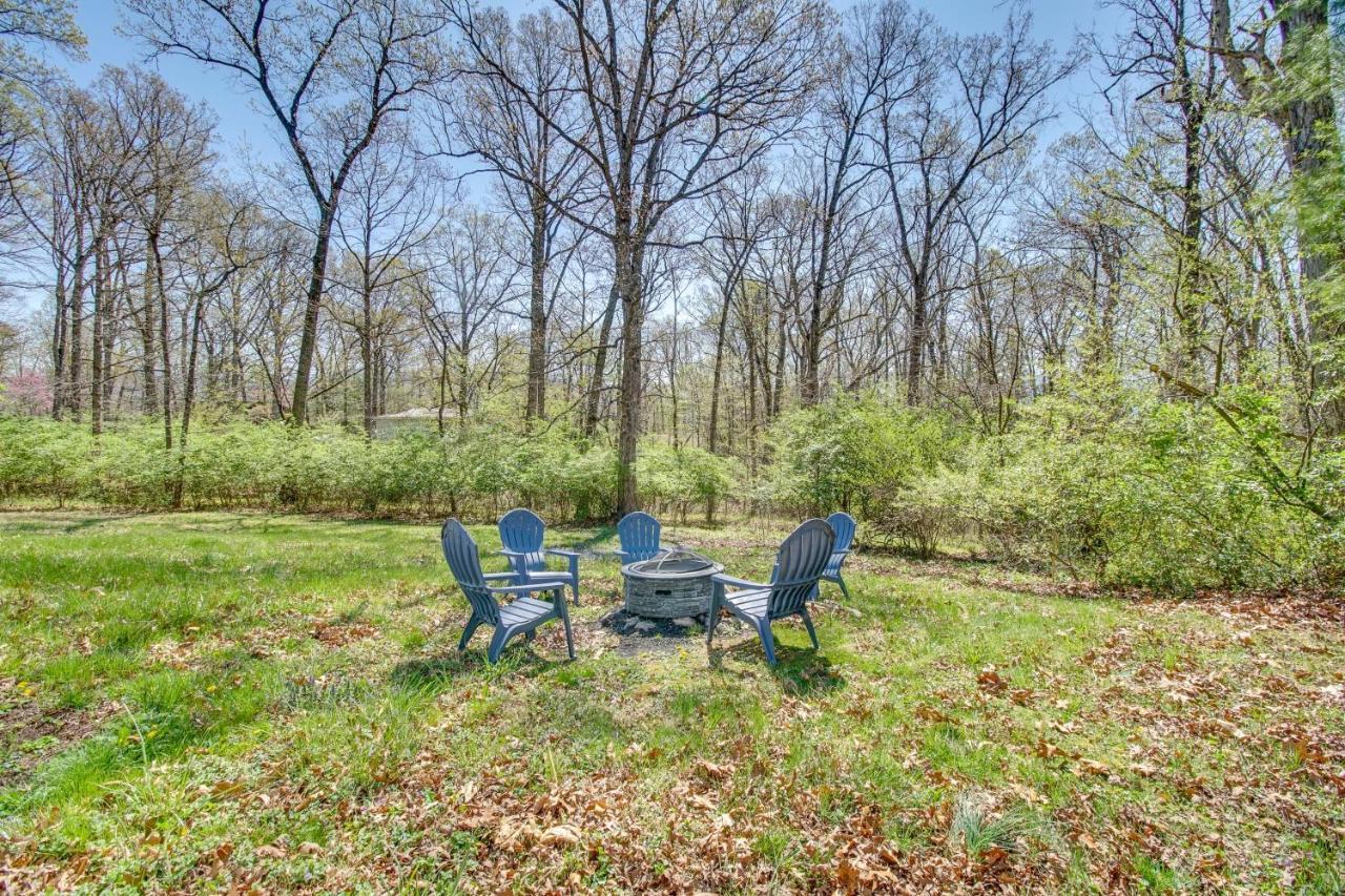 Homey Luray Cabin With Fire Pit And Deck! Экстерьер фото